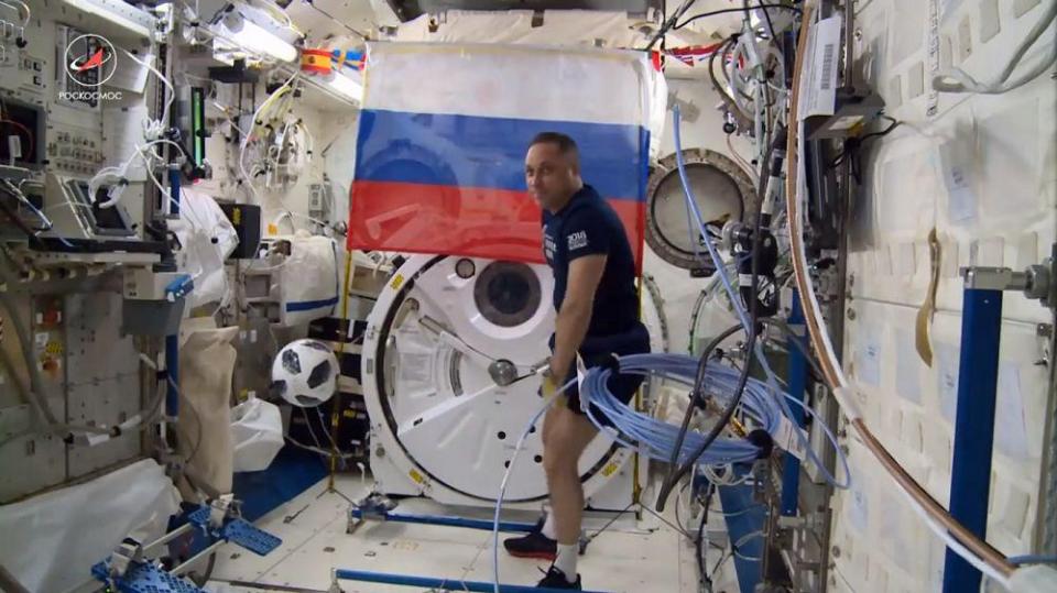 2018年世界杯开幕式吉祥物,2018年世界杯吉祥物纪念品