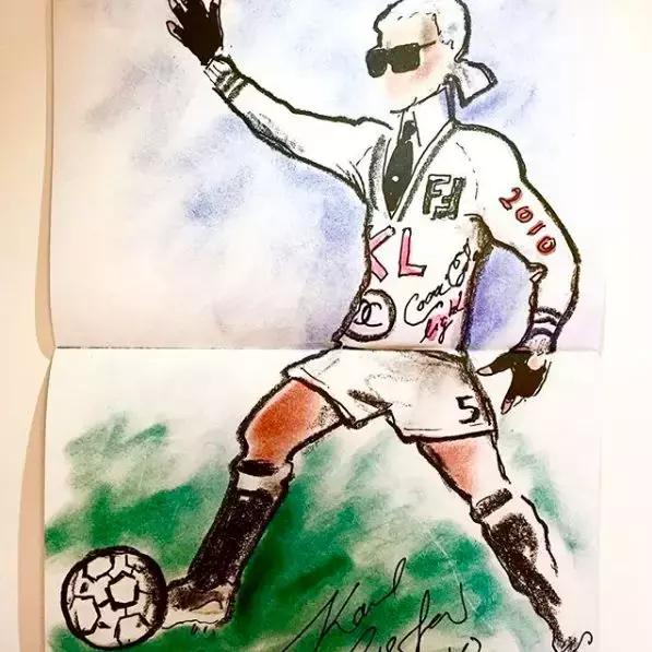 女生伪球迷看世界杯,伪球迷足球女孩