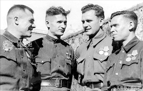 世界杯体育场原址上的二战传奇斯大林格勒用足球宣告重建回归