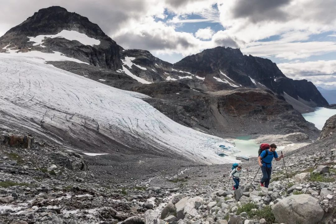 盔甲服饰,传统运动服饰