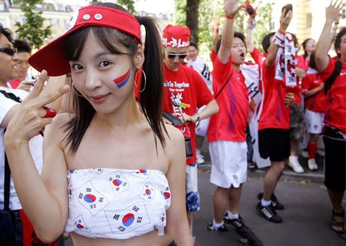 世界杯韩国最美女球迷,中韩女球迷惊艳亮相