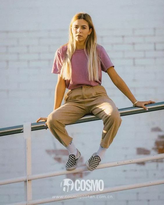 刘雯穿的小黑鞋运动鞋,刘雯复古高级鞋