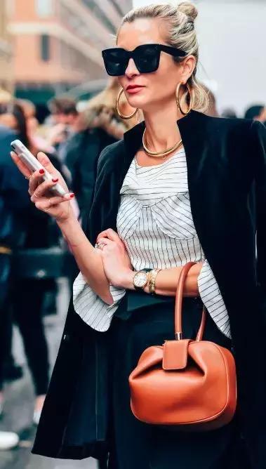 撞款大牌包包尴尬,撞包为什么尴尬