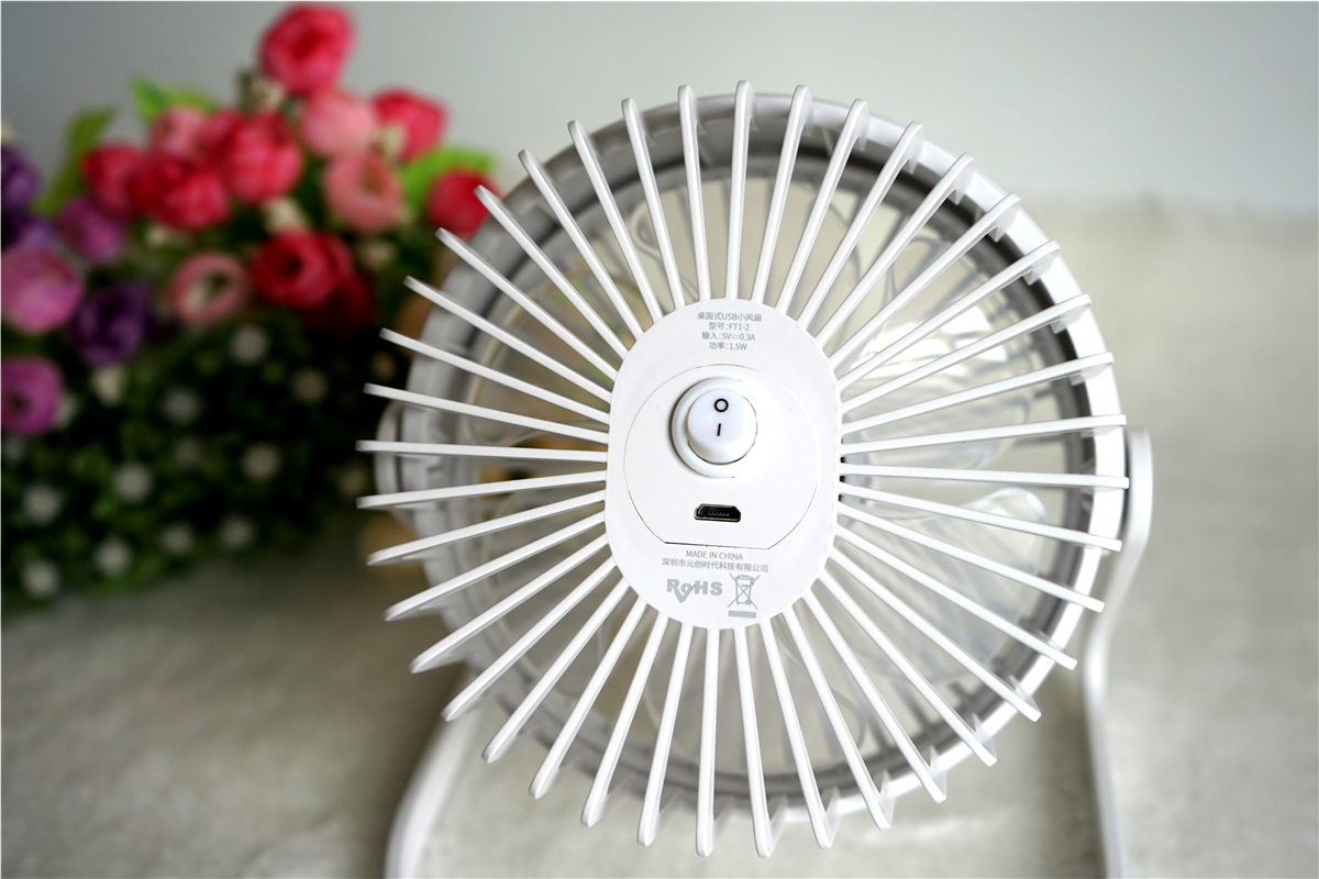 炎炎夏日何以解忧唯有冰淇淋,炎炎夏日何以解忧唯有西瓜