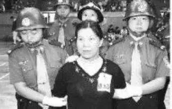 史上最变态的杀人案一年连杀76人,05年杀害13人真实案件