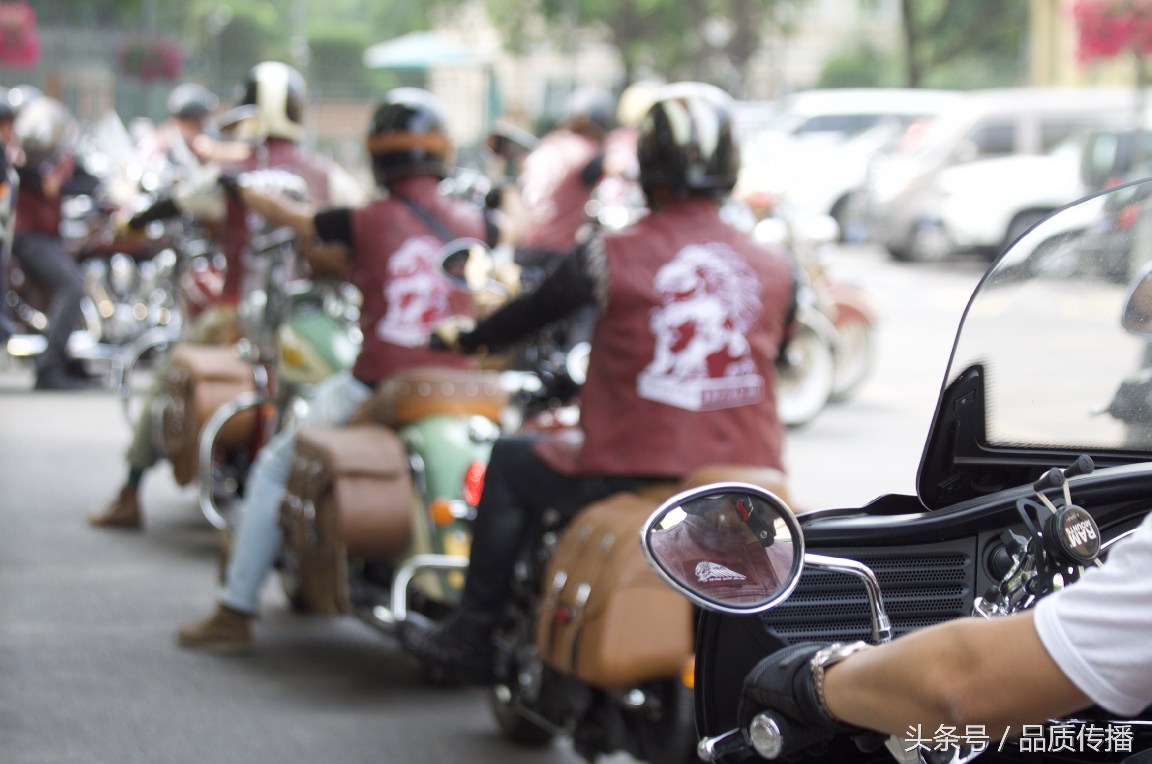 每人被俱乐部认可，哈雷俱乐部才能被社区认可，骑车、公益、成熟