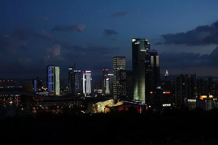 深圳的夜景哪个地方比较漂亮,深圳夜景灯光秀最佳观看地点