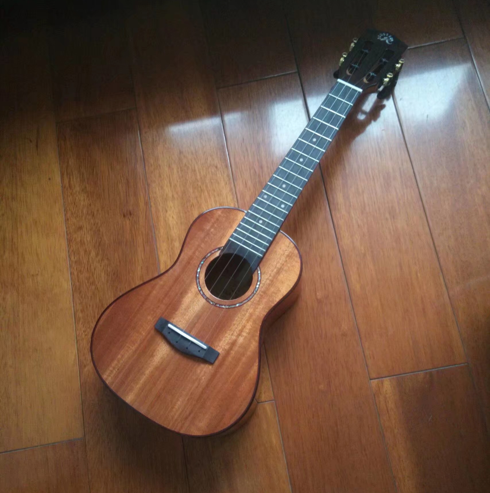 成人如何零基础自学尤克里里,听完就能弹吉他的人