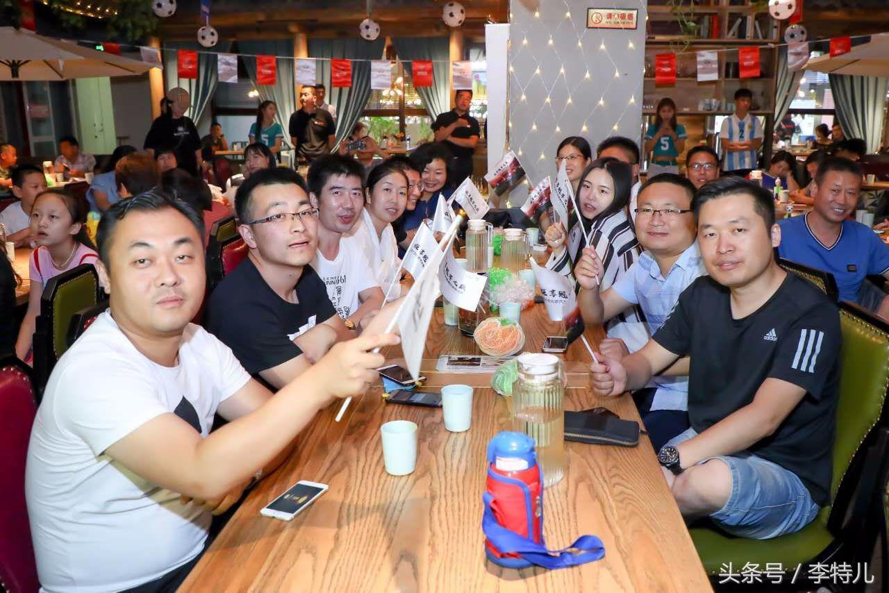 bbq狂欢夜,bbq喝点啤酒