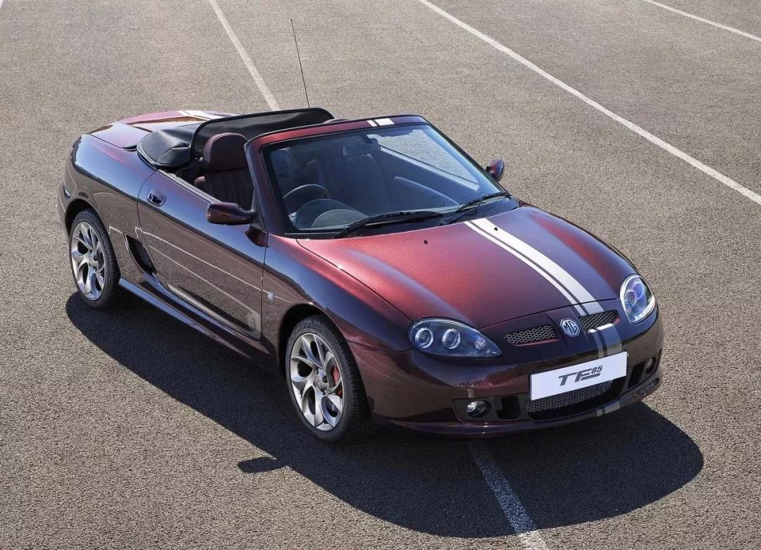 宝马z4和野马哪个性价比高,30万预算买宝马z4还是野马