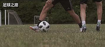 足球十大技巧秀,学会这几个足球小技巧