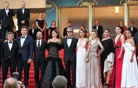 男单女双｜西班牙除了盛产帅哥还盛产姐弟恋？