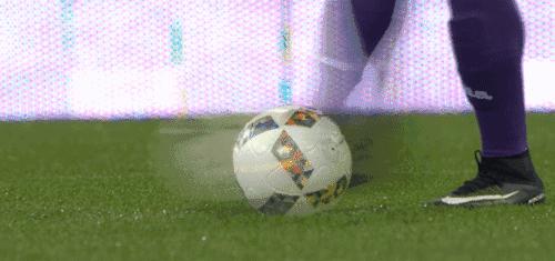 踢球注意脚不要受伤,踢球前热身多久合适