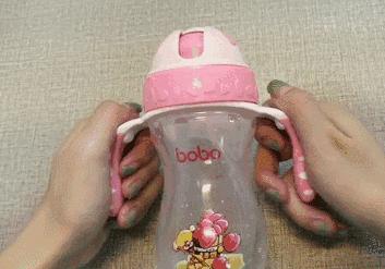 8款婴童吸管杯测评：哪款让宝宝喝得方便，妈妈用得安心？