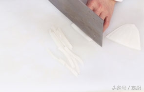 鱿鱼丝炒洋葱怎么炒好吃,超市卖的干鱿鱼丝怎么做好吃