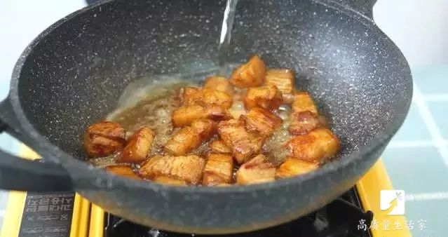 啤酒倒入食盐里会怎样,啤酒倒进食盐里能怎样啊