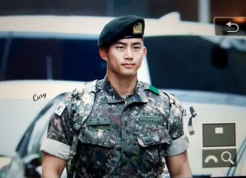 玉泽演入伍军人照,玉泽演入伍具体时间