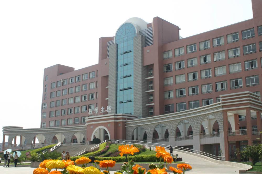 这所“二本”是省内唯一校本部在市区的大学，财会专业超省一本线