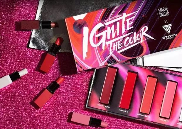 世界杯联名bearbrick,世界杯联名产品