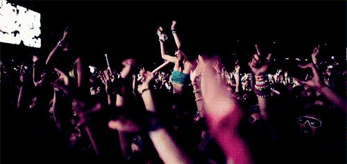 心动的美食，感动的表演，躁动的狂欢观球，足球宝贝在省体等你相约哦！