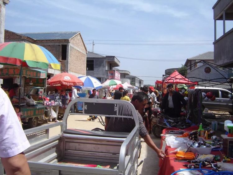 热闹的农村小院,八十年代农村集市