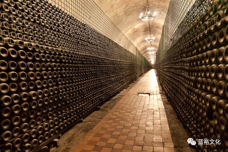 探索世界各地葡萄酒庄,探访世界酒庄