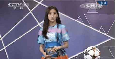 央视主持人马凡舒写真,世界杯马凡舒和她的搭档