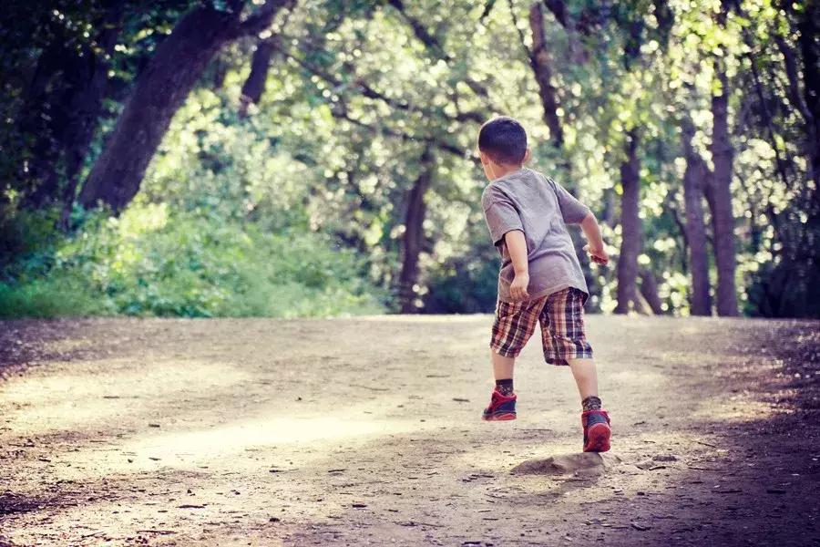 别让你的孩子,沉浸在软色情的世界里