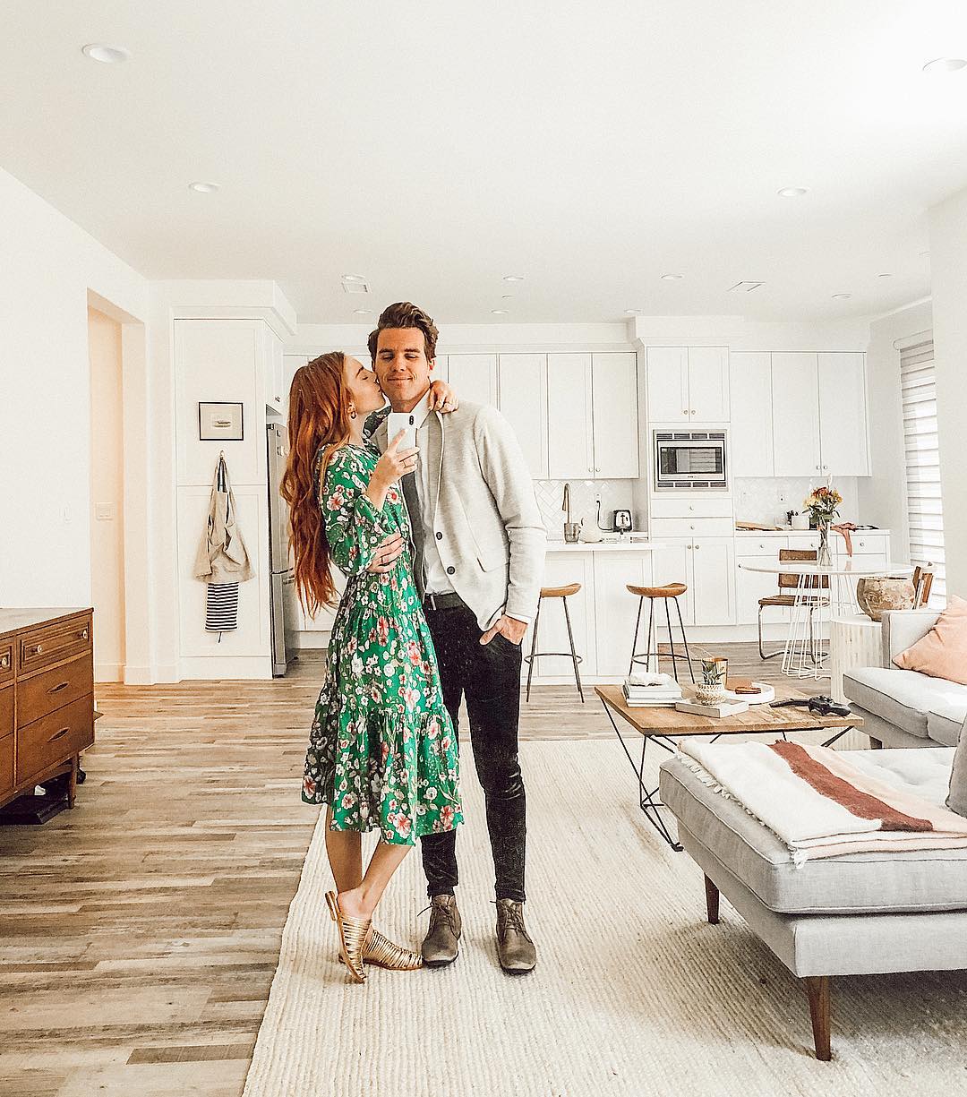 海边情侣拍照姿势大全一个人,武功山拍照姿势大全情侣夏天