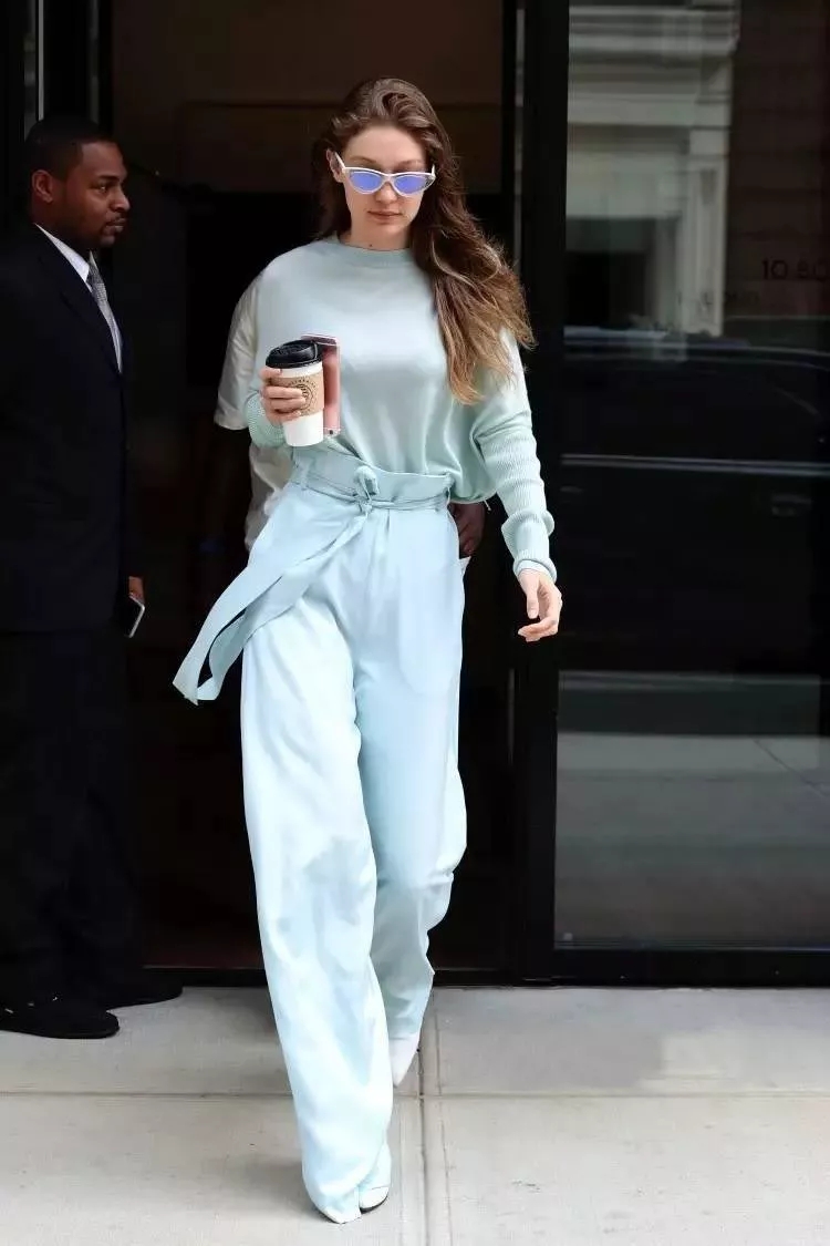 绿色衣服有多好看,绿色衣服太好看了吧