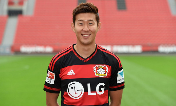 文在寅安慰孙兴慜是怎么回事孙兴慜痛哭的原因是什么