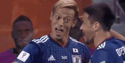 队长袖标戴在右臂的含义,队长袖标戴手臂上