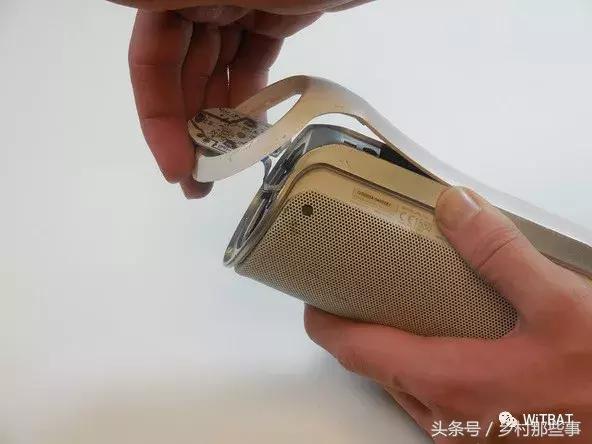 jbl蓝牙音箱flip3拆解视频,jblflip蓝牙音箱拆解不易