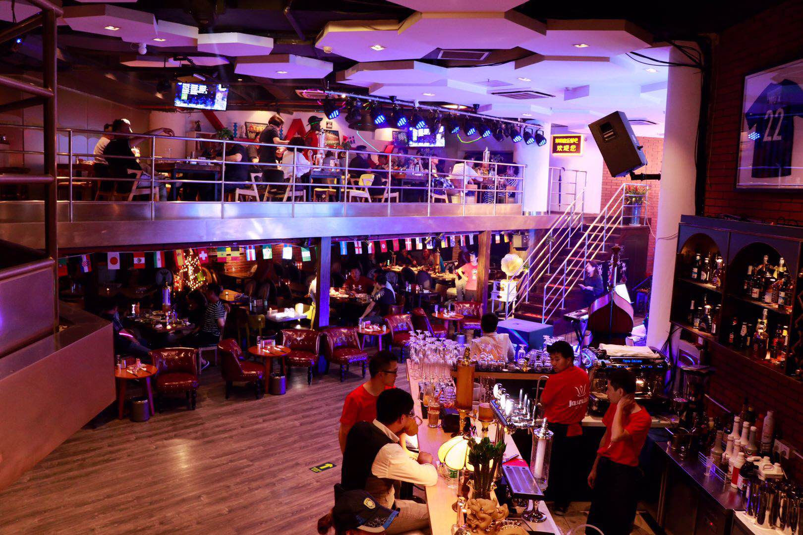 世界杯狂欢酒吧,狂欢世界杯游玩