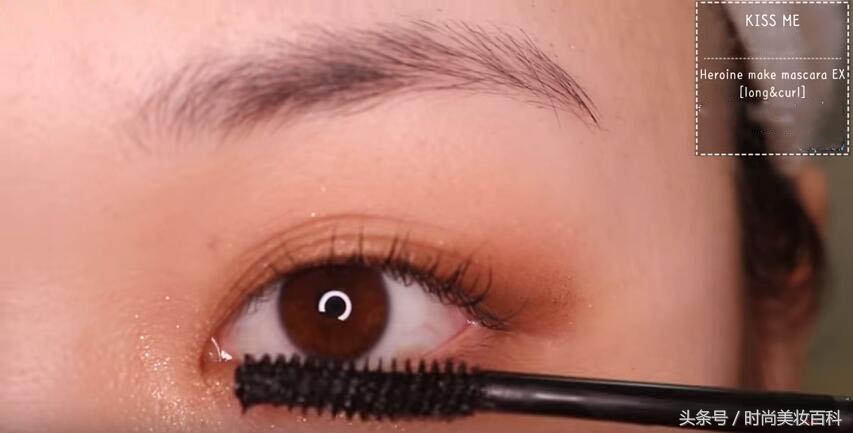 大地色眼妆配什么色的口红和腮红,日常眼妆怎么画显大又干净大地色