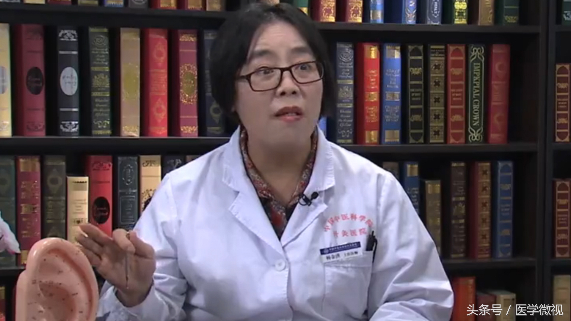 打耳洞真的对视力好吗,打耳洞能引起近视眼吗