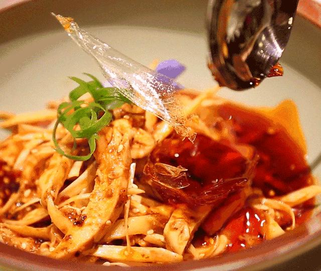 嗜辣星人的终极灵药！魔都这12家火辣餐厅，来吃饭的人都被弄哭了