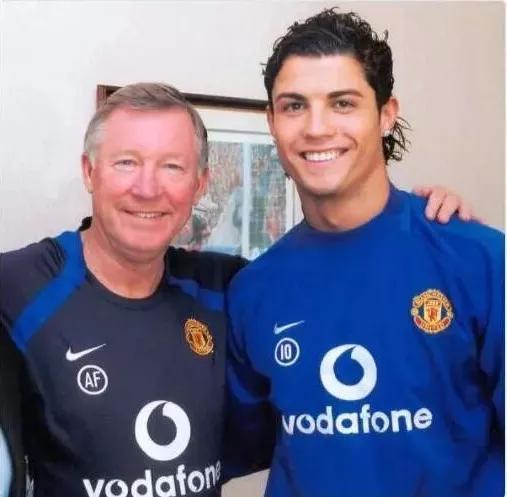 c罗为什么37岁还可以踢球,c罗为献血从不纹身