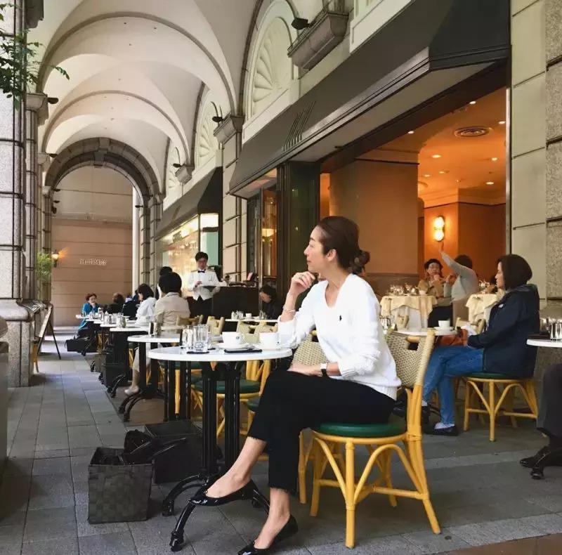 高帮小白鞋女款2020真皮平底鞋,入手一双软底软面平底小白鞋