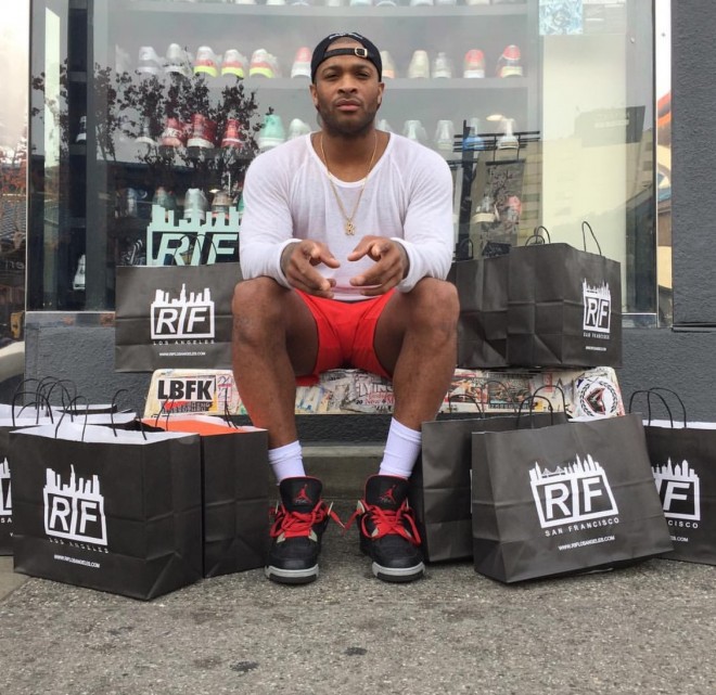 乔丹豪宅半价出售没人买？1平米折合人民币不到两万，买房还送鞋