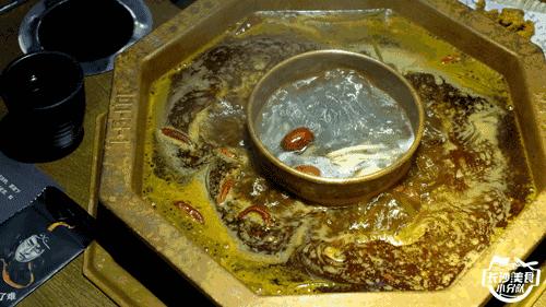 情怀总被烂梗消费,网红串串店长沙