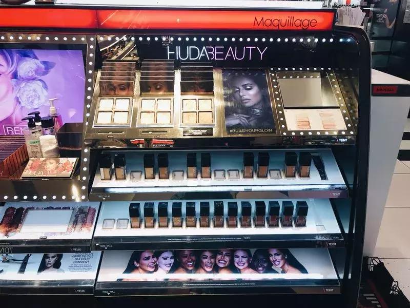 外国女的加油站视频,法国丝芙兰美女