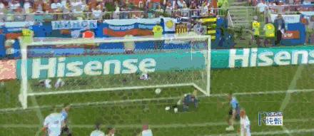 梅西也做过c罗的动作吗,梅西不满裁判判罚称var未起作用