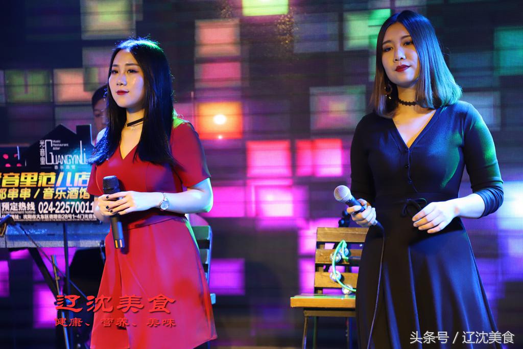 音乐配美食如歌如戏，酒吧加上串串香是一种什么样的体验