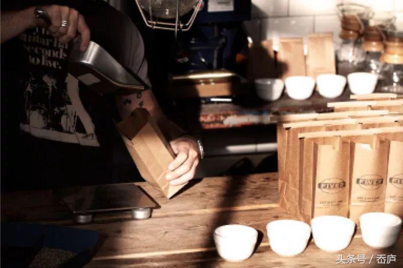 这个人均咖啡4杯的国家，除了梵高郁金香，有哪些咖啡馆值得逛