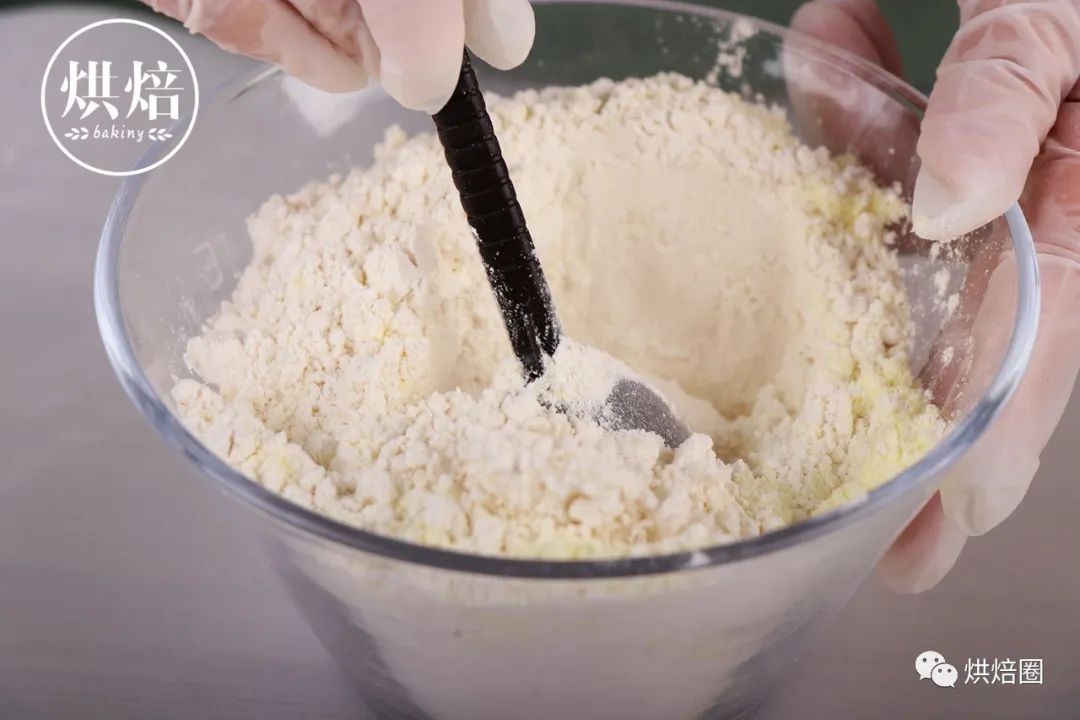 凤梨酥酸甜可口,凤梨酥馅炒成凤梨糖了