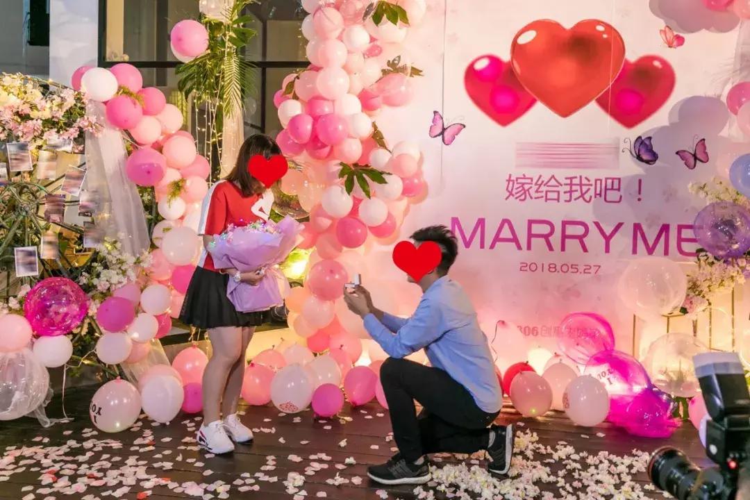 适合小情侣去的餐吧,一家很有情调和气氛的露天餐吧