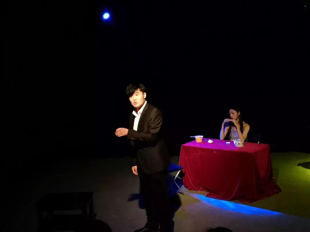 上个周末的群艺馆可以说是情义与情怀双结合，原因何在？快看正文！