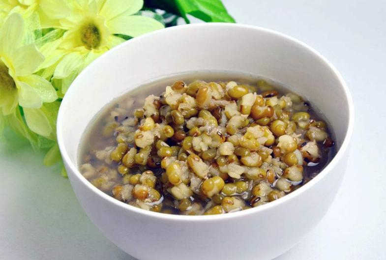 煮碧绿的绿豆汤正确方法,绿豆汤的绿豆怎么煮不烂