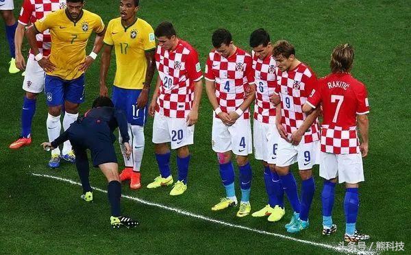 足球里面有芯片怎么装的,足球芯片黑科技